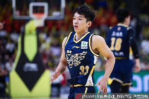小徐杰既视感！杨溢半场5投3中 得到6分2篮板2助攻1抢断